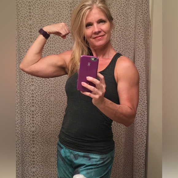 Meet your Posher, Beth - Picture 2 of 3